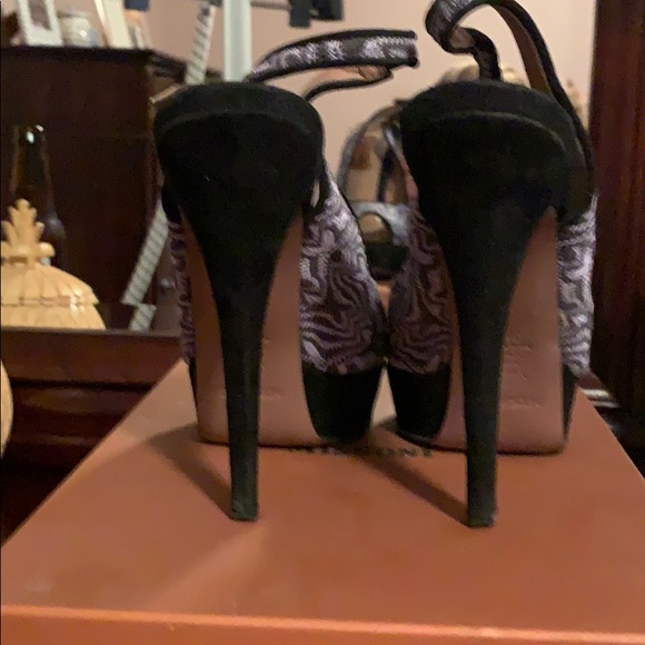 Beautiful platform Missoni heels. - Picture 4 of 5